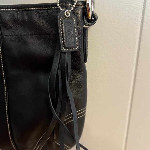Coach black‎ contrast stitch swingpack crossbody excellent condition - Picture 3 of 12